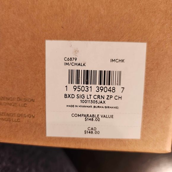 NWT Coach Wristlet White Leather Logo Design with Charms and Gift Box - Picture 5 of 5